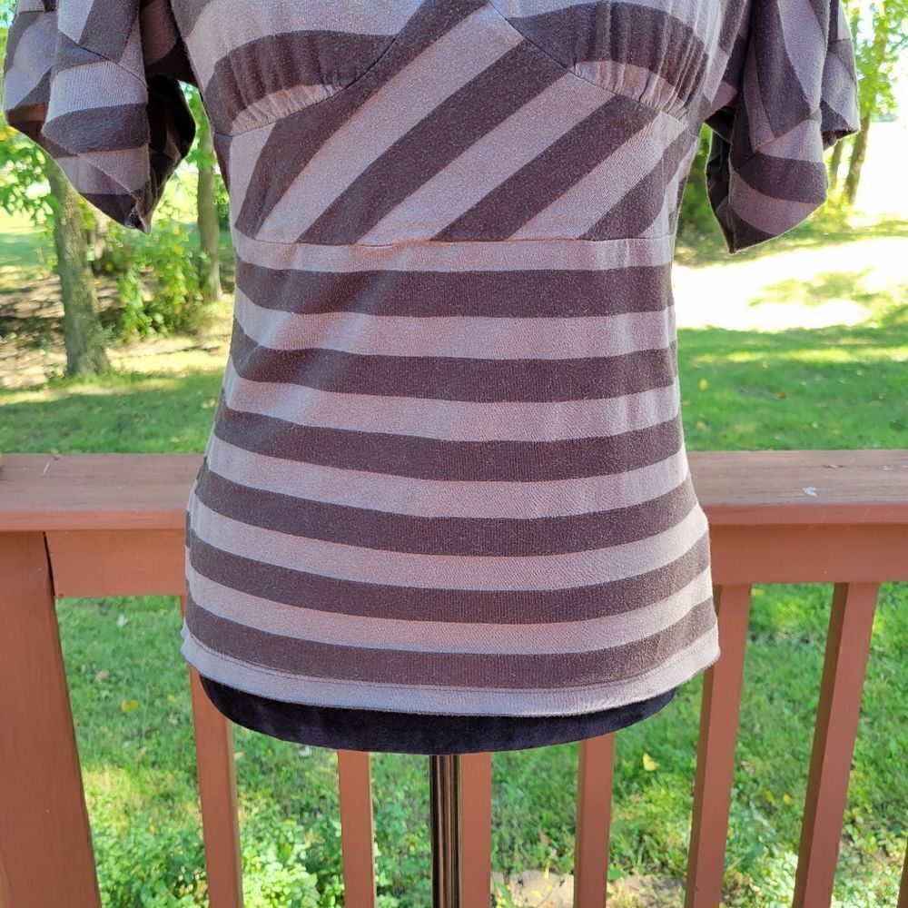Old Navy Women’s Short Sleeve Brown Striped Pullover Shirt Sz M - Picture 4 of 14